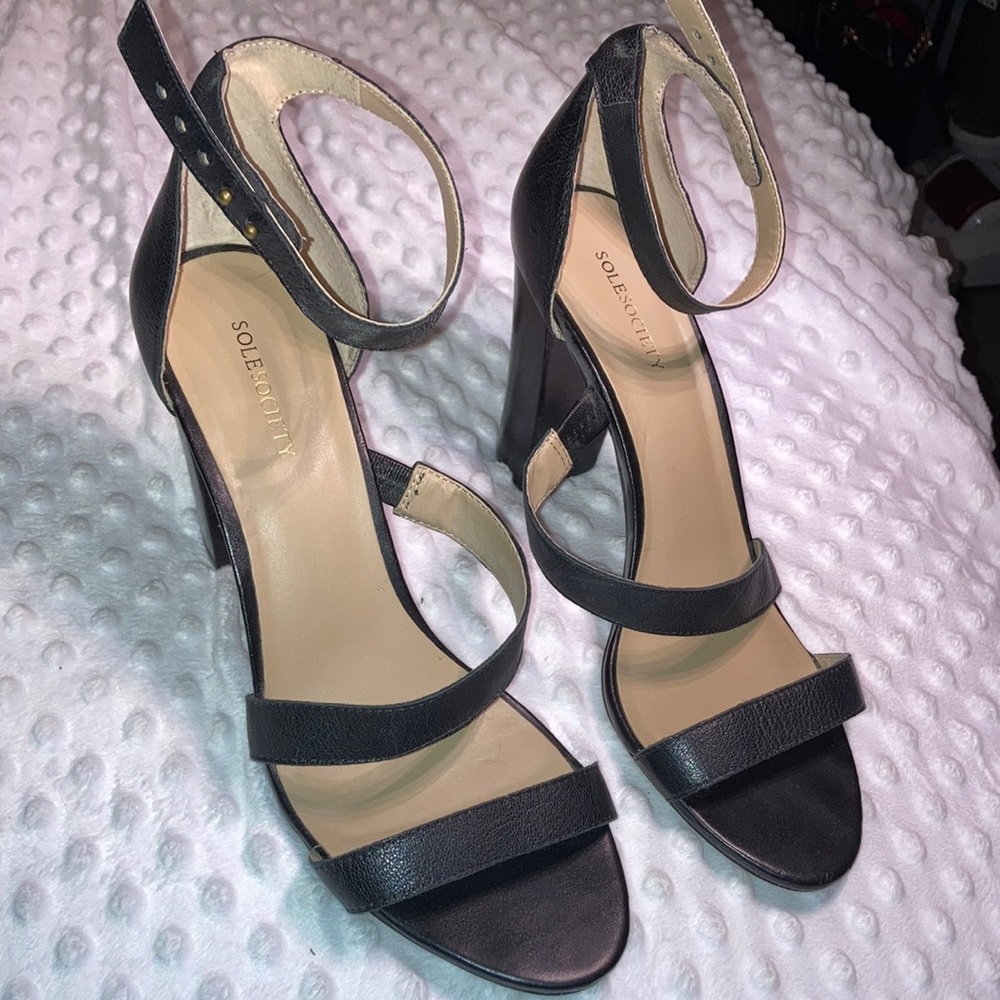 Sole Society black size 9.5 strappy sandal with 4 inch heel. Excellent condition